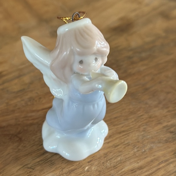 Precious Moments x Avon *NWOB*Vintage* 1996 Joy To The World Porcelain Ornament - Picture 3 of 6